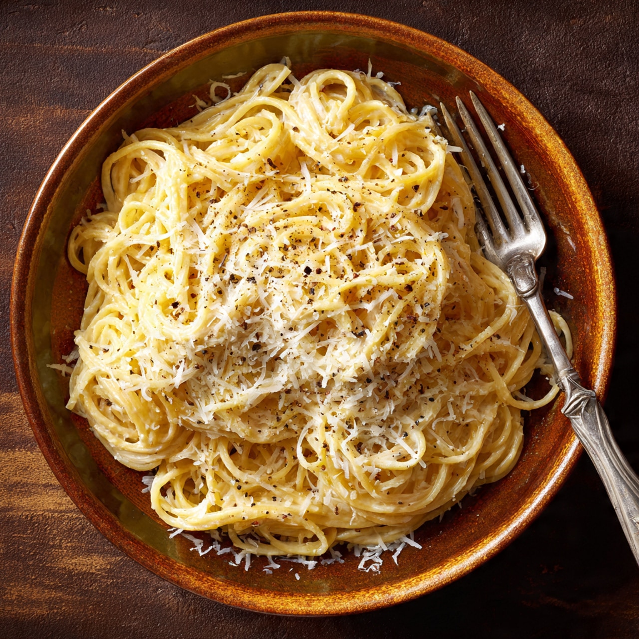 Creamy Three-Cheese Spaghetti
