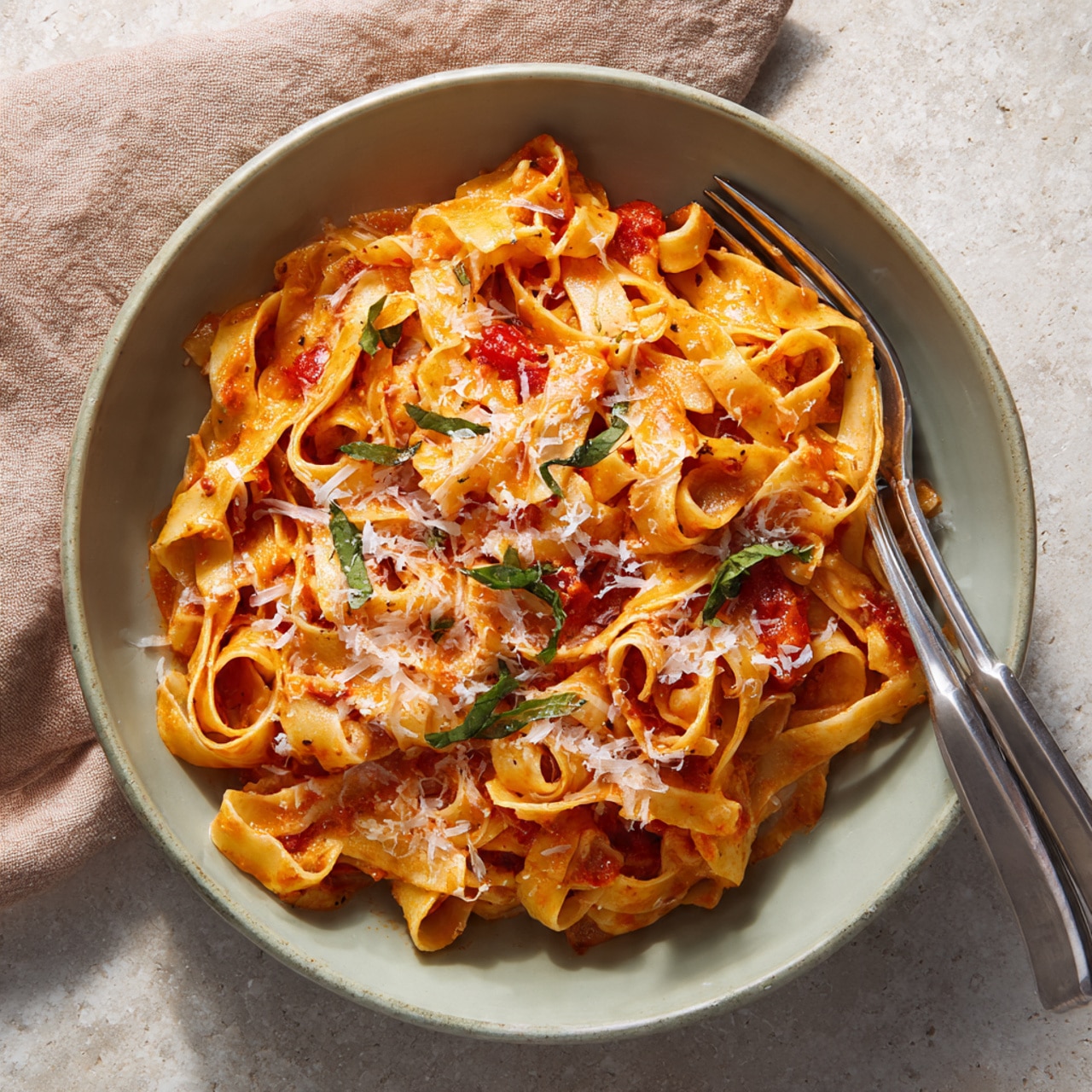 15-Minute Pasta with Creamy Tomato Sauce