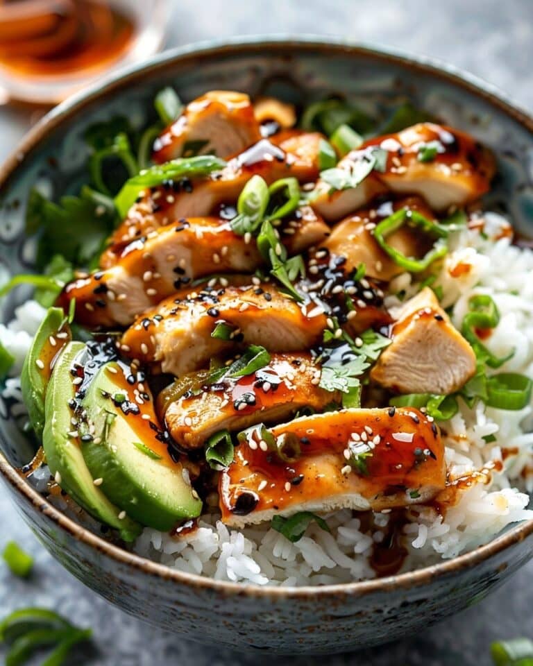 Honey-Ginger Chicken Bowls with Spicy Sauce