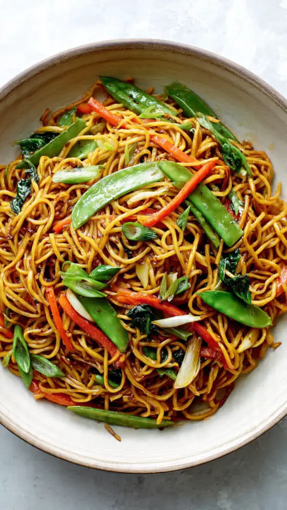 Korean-Style Spicy Garlic Noodle Stir-Fry with Veggies